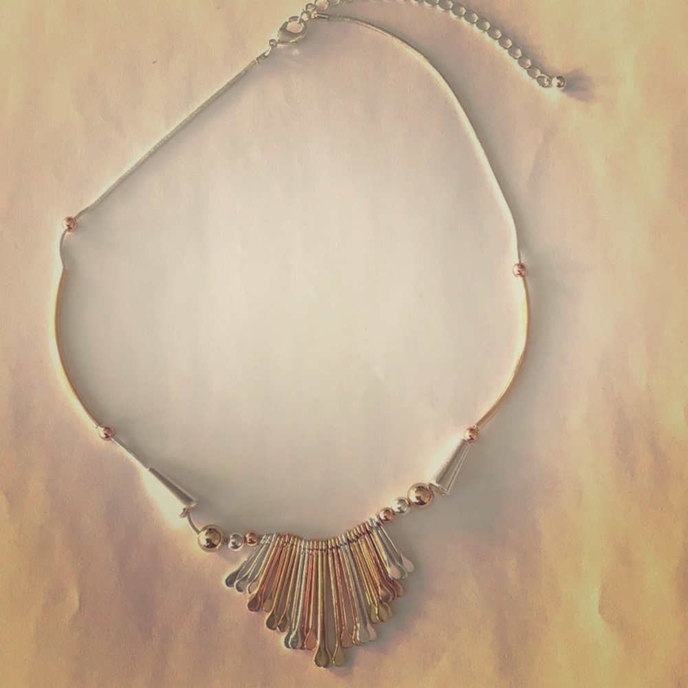 Multi color necklace